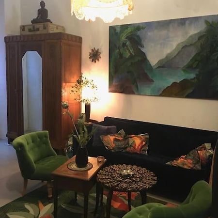 Loft D Artistes Avec Patio Au Port De Nizza Kültér fotó
