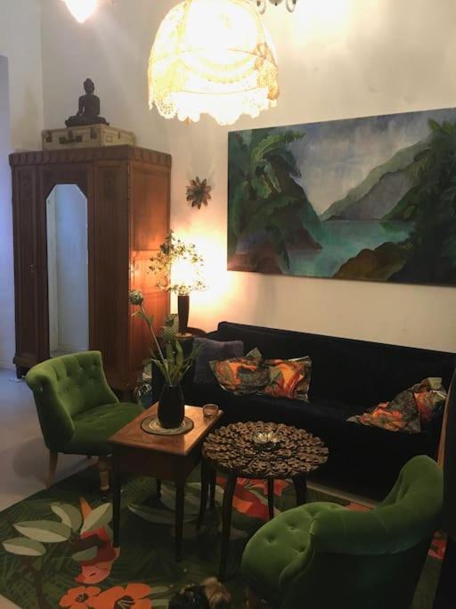 Loft D Artistes Avec Patio Au Port De Nizza Kültér fotó