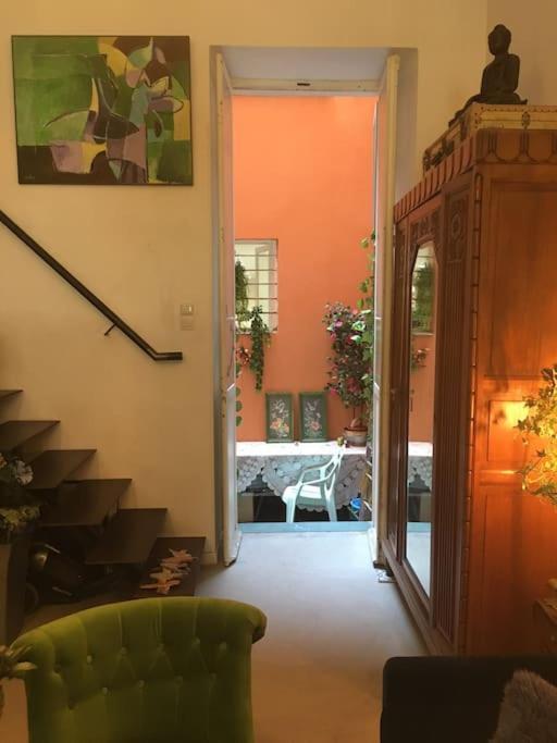Loft D Artistes Avec Patio Au Port De Nizza Kültér fotó