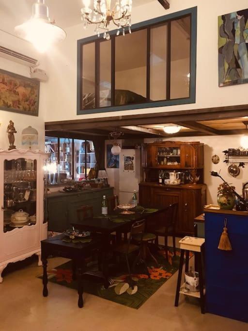 Loft D Artistes Avec Patio Au Port De Nizza Kültér fotó