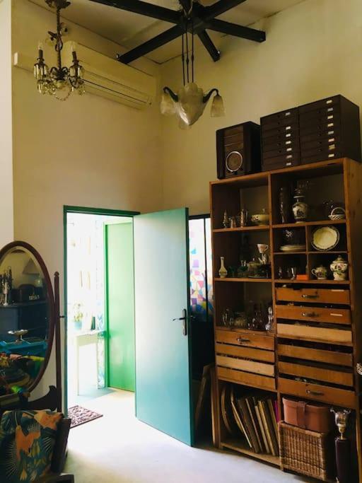 Loft D Artistes Avec Patio Au Port De Nizza Kültér fotó