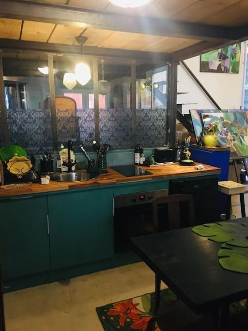 Loft D Artistes Avec Patio Au Port De Nizza Kültér fotó