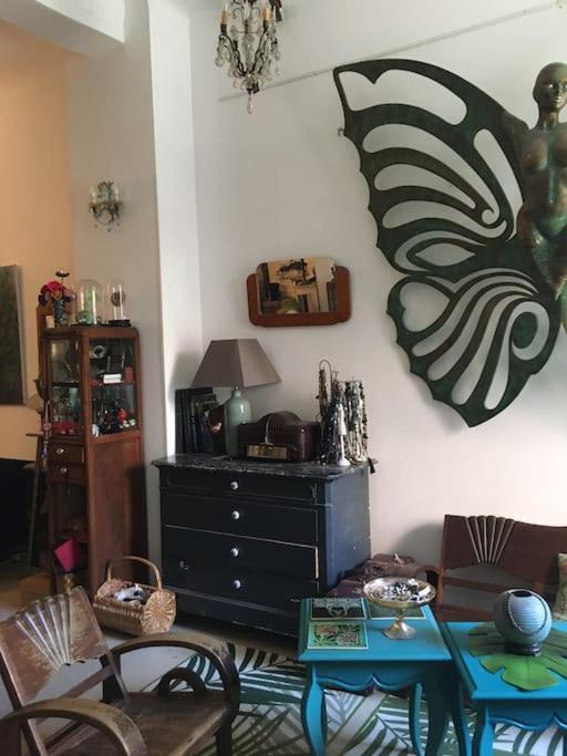 Loft D Artistes Avec Patio Au Port De Nizza Kültér fotó